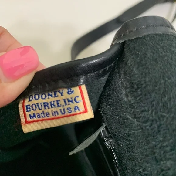 💕👜Vintage Dooney & Bourke Black AWL Crossbody Bag - Picture 12 of 14